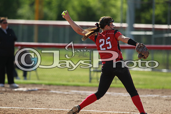 Bauxite @ Harmony Grove softball 4-21-2015 (©Justin Manning) JWM_0202