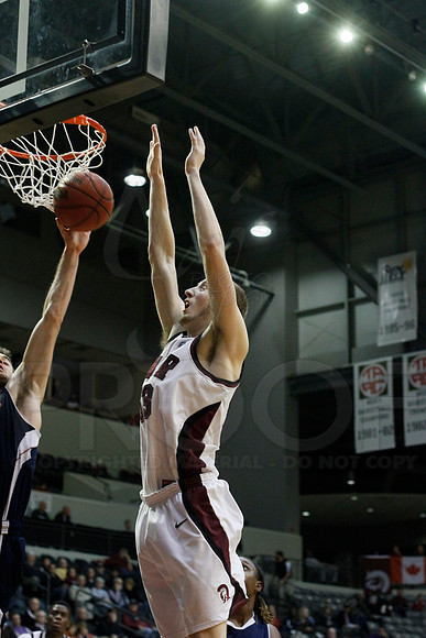 FAU @ UALR 1-24-13 (Justin Manning)0084