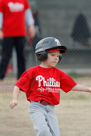 Phillies vs. Razorbacks 5-6 year old baseball 4-3-2014 (© Justin Manning) JWM_0270