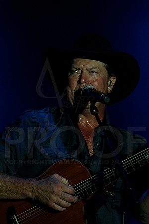 Tracy Lawrence (Brickfest) 6-28-2014 (©Justin Manning) JWM_117