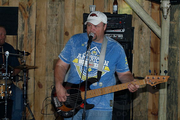 Midnight Hurricanes live at Boogies Bar and Grill 6-14-2014 (© Justin Manning) JWM_0122