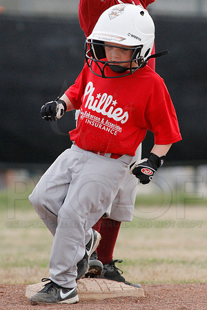 Phillies vs. Razorbacks 5-6 year old baseball 4-3-2014 (© Justin Manning) JWM_0119