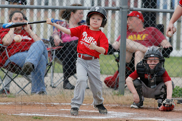 Phillies vs. Razorbacks 5-6 year old baseball 4-3-2014 (© Justin Manning) JWM_0222