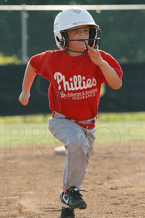 Phillies vs. Razorbacks 5-6 year old baseball 6-3-2014 (© Justin Manning) JWM_0036