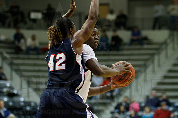 FAU @ UALR 1-24-13 (Justin Manning)0067