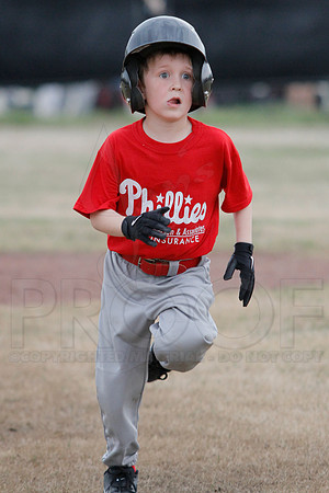 Phillies vs. Razorbacks 5-6 year old baseball 4-3-2014 (© Justin Manning) JWM_0019