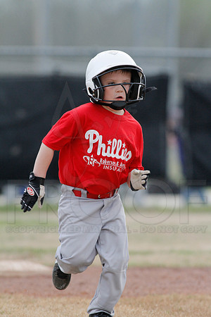 Phillies vs. Razorbacks 5-6 year old baseball 4-3-2014 (© Justin Manning) JWM_0144