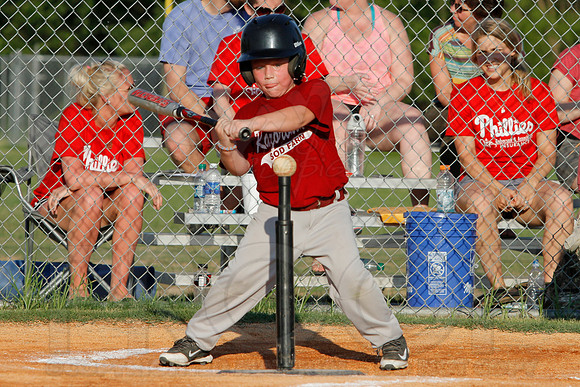 Phillies vs. Razorbacks 5-6 year old baseball 6-3-2014 (© Justin Manning) JWM_0206