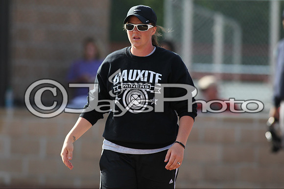 Bauxite @ Harmony Grove softball 4-21-2015 (©Justin Manning) JWM_0188