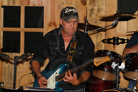Midnight Hurricanes live at Boogies Bar and Grill 6-15-2014 (© Justin Manning) JWM_0187