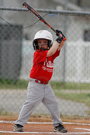 Phillies vs. Razorbacks 5-6 year old baseball 4-3-2014 (© Justin Manning) JWM_0077