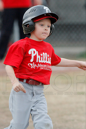 Phillies vs. Razorbacks 5-6 year old baseball 4-3-2014 (© Justin Manning) JWM_0269