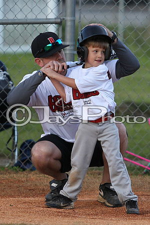 Bomb Squad vs Tigers 6-7 year old (Pitching Machine) 4-27-2015 (©Justin Manning) JWM_0024