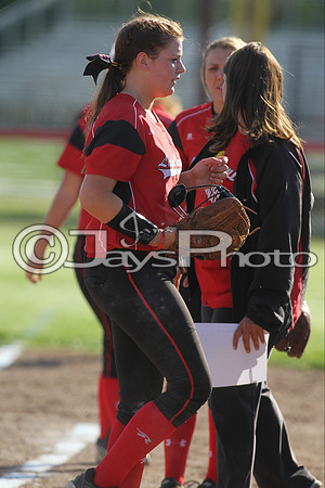 Bauxite @ Harmony Grove softball 4-21-2015 (©Justin Manning) JWM_0340