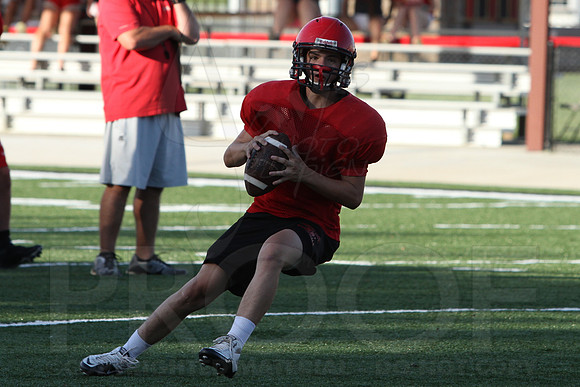 Harmony Grove Football Team Camp (Practice) 7-15-2014 (©Justin Manning) JWM_157