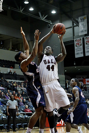 FAU @ UALR 1-24-13 (Justin Manning)0098