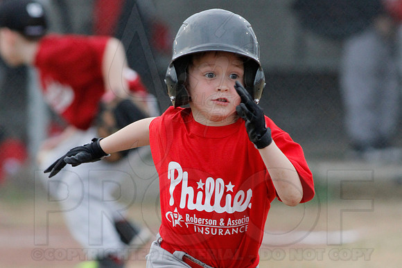 Phillies vs. Razorbacks 5-6 year old baseball 4-3-2014 (© Justin Manning) JWM_0201