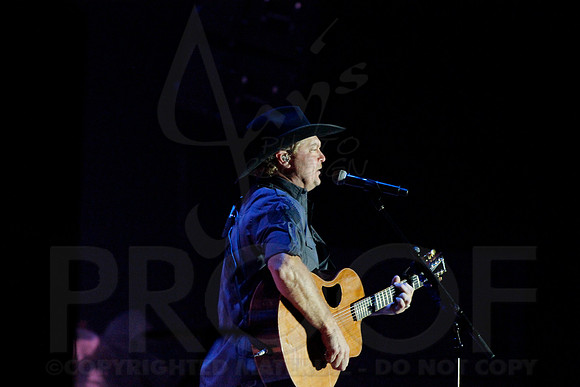 Tracy Lawrence (Brickfest) 6-28-2014 (©Justin Manning) JWM_003