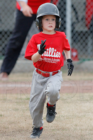 Phillies vs. Razorbacks 5-6 year old baseball 4-3-2014 (© Justin Manning) JWM_0195