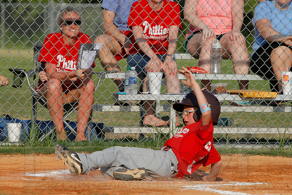 Phillies vs. Razorbacks 5-6 year old baseball 6-3-2014 (© Justin Manning) JWM_0107