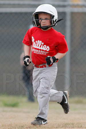 Phillies vs. Razorbacks 5-6 year old baseball 4-3-2014 (© Justin Manning) JWM_0106