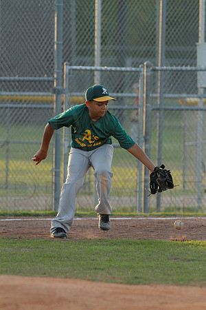 Thunder vs. A's 9-10 year old baseball 4-22-2014 (© Justin Manning) JWM_0146