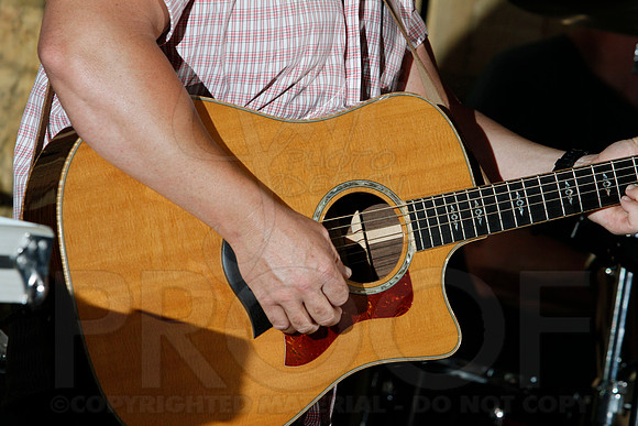 Midnight Hurricanes live at Boogies Bar and Grill 6-14-2014 (© Justin Manning) JWM_0156