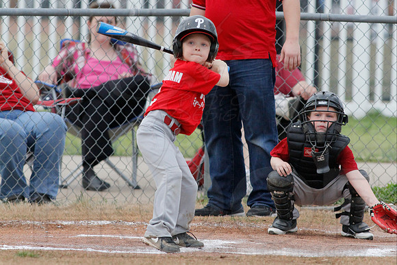 Phillies vs. Razorbacks 5-6 year old baseball 4-3-2014 (© Justin Manning) JWM_0210
