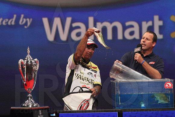 FLW Forrest Wood Cup Day final day 8-18-13 (© Justin Manning) JWM0288