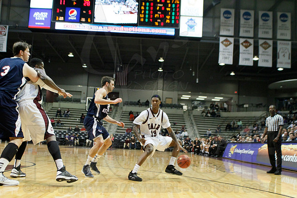 FAU @ UALR 1-24-13 (Justin Manning)0120