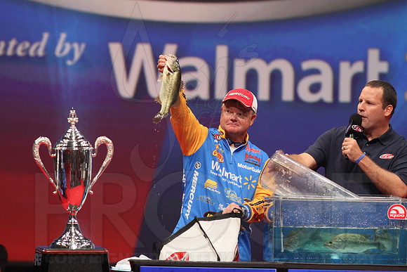 FLW Forrest Wood Cup Day final day 8-18-13 (© Justin Manning) JWM0336