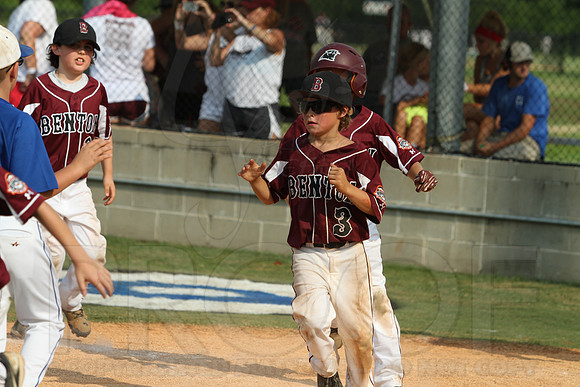 Benton-Midkiff vs. Bryant-Griffin 8 year old (Cal Ripken) 7-20-2014 (©Justin Manning) JWM_388
