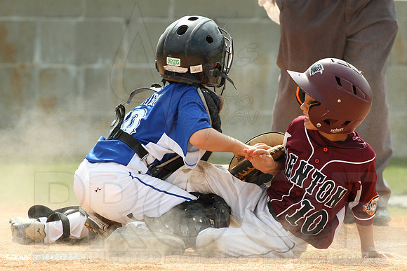 Benton-Midkiff vs. Bryant-Griffin 8 year old (Cal Ripken) 7-20-2014 (©Justin Manning) JWM_201