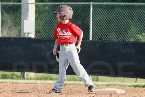 Phillies vs. Razorbacks 5-6 year old baseball 6-3-2014 (© Justin Manning) JWM_0096