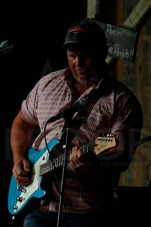 Midnight Hurricanes live at Boogies Bar and Grill 6-14-2014 (© Justin Manning) JWM_0085