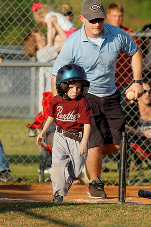 Panthers @ Mets 5-6 year old baseball 4-22-2014 (© Justin Manning) JWM_0143
