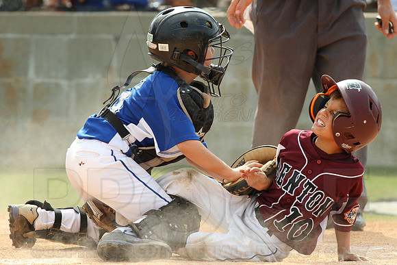 Benton-Midkiff vs. Bryant-Griffin 8 year old (Cal Ripken) 7-20-2014 (©Justin Manning) JWM_203