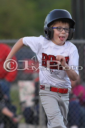 Bomb Squad vs Tigers 6-7 year old (Pitching Machine) 4-27-2015 (©Justin Manning) JWM_0074