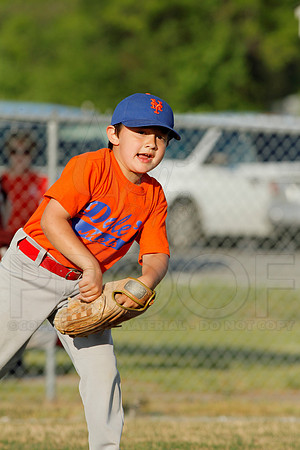 Panthers @ Mets 5-6 year old baseball 4-22-2014 (© Justin Manning) JWM_0147