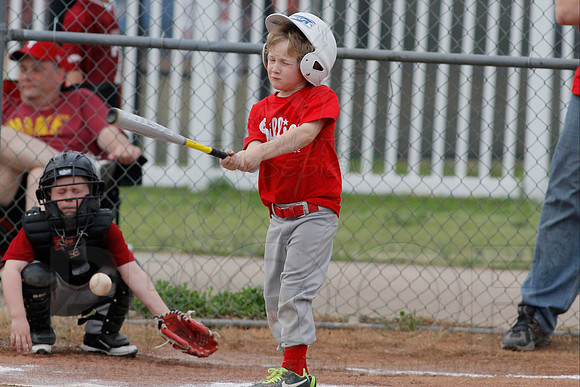 Phillies vs. Razorbacks 5-6 year old baseball 4-3-2014 (© Justin Manning) JWM_0192