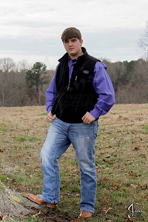 Austin Hicks senior pictures 12-29-13 (�Justin Manning) (�Justin Manning) (�Justin Manning) JWM_0004