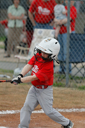 Phillies vs. Razorbacks 5-6 year old baseball 4-3-2014 (© Justin Manning) JWM_0286