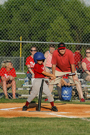 Phillies vs. Razorbacks 5-6 year old baseball 6-3-2014 (© Justin Manning) JWM_0151