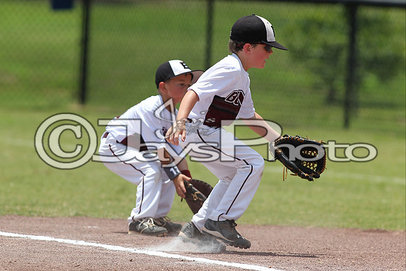 Benton (Cobb) vs. Benton (Jackson) Cal Ripken t-ball All-Stars 7-11-2015 (©Justin Manning) JWM_0019