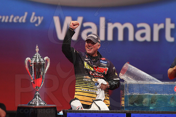 FLW Forrest Wood Cup Day final day 8-18-13 (© Justin Manning) JWM0397