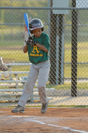 Thunder vs. A's 9-10 year old baseball 4-22-2014 (© Justin Manning) JWM_0134