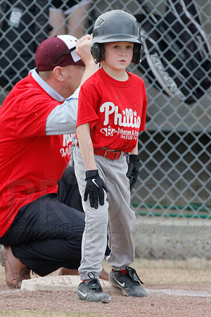 Phillies vs. Razorbacks 5-6 year old baseball 4-3-2014 (© Justin Manning) JWM_0188