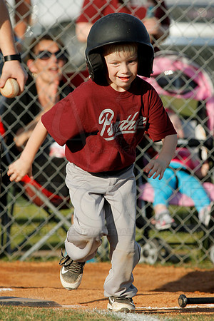 Panthers @ Mets 5-6 year old baseball 4-22-2014 (© Justin Manning) JWM_0063