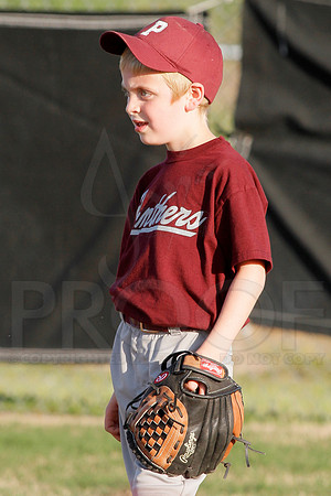 Panthers @ Mets 5-6 year old baseball 4-22-2014 (© Justin Manning) JWM_0153
