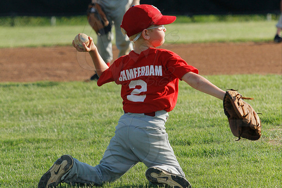 Phillies vs. Razorbacks 5-6 year old baseball 6-3-2014 (© Justin Manning) JWM_0004